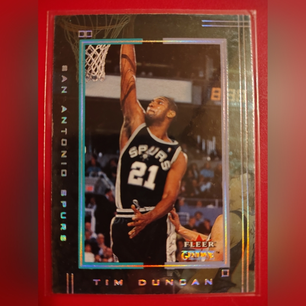 Tim Duncan 2001 Fleer Genuine #82 San Antonio Spurs Basketball Card